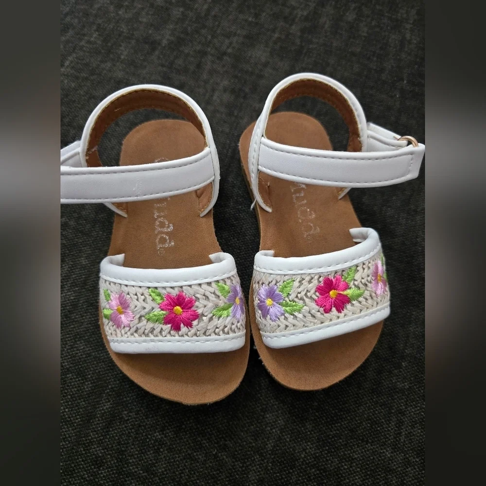 Mudd White Floral Kids Sandals